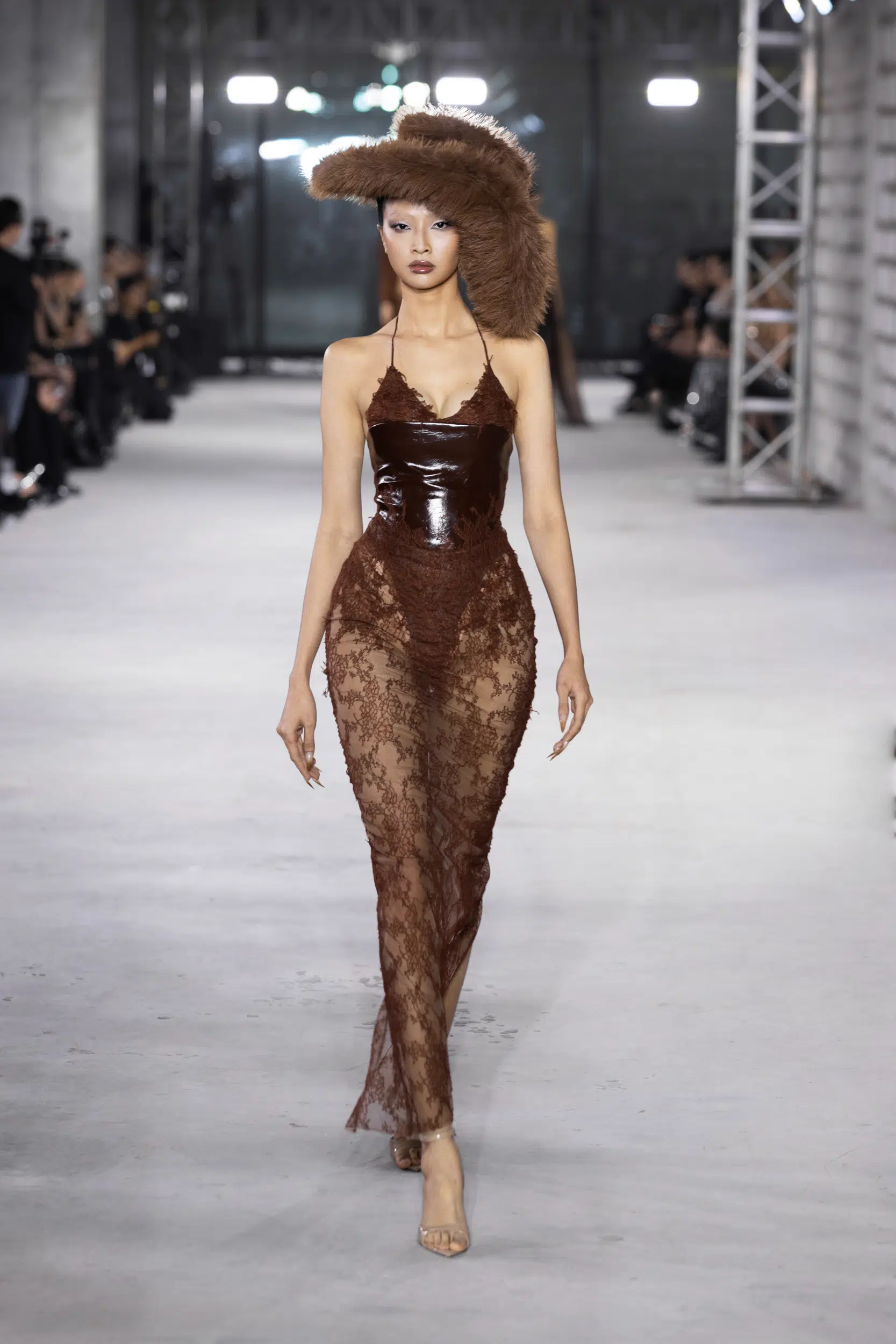 NTK Đỗ Long trình làng bộ sưu tập “Emerge” lấy cảm hứng từ sự tái sinh