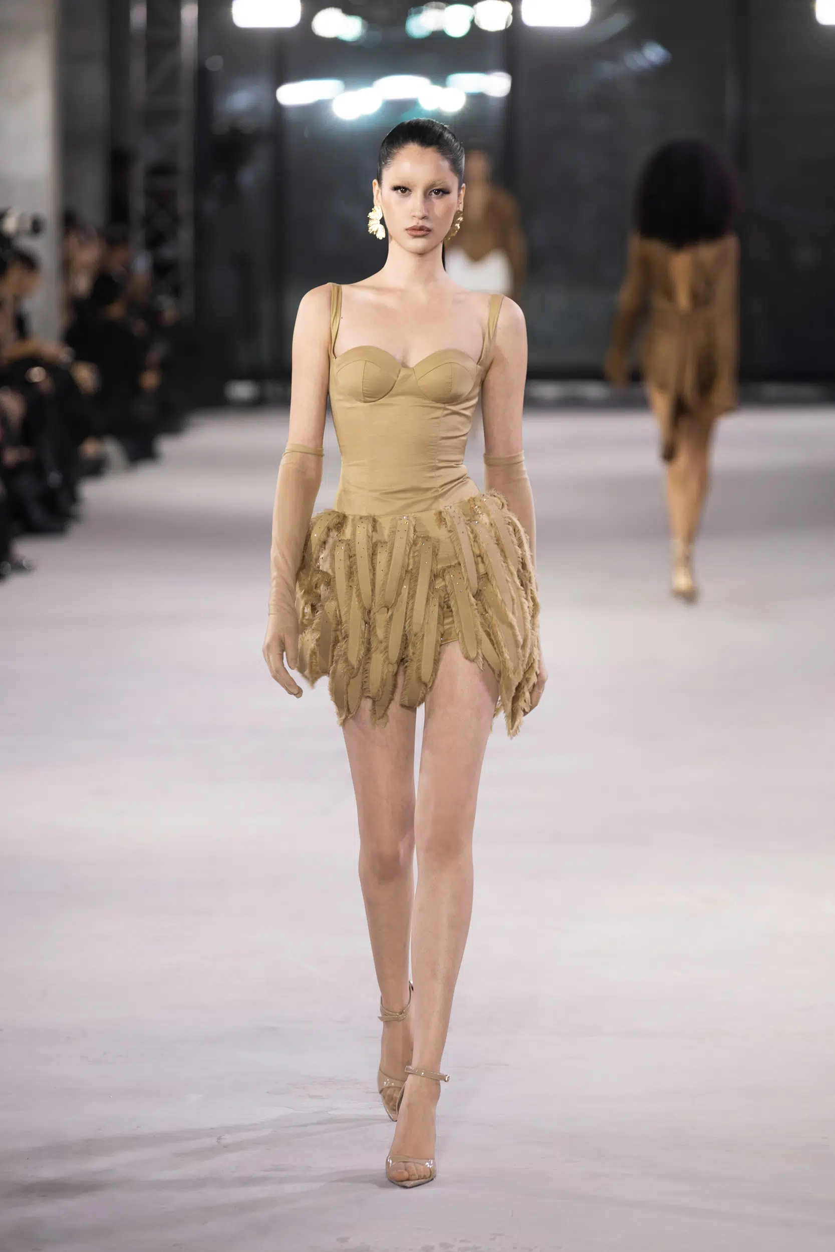 NTK Đỗ Long trình làng bộ sưu tập “Emerge” lấy cảm hứng từ sự tái sinh