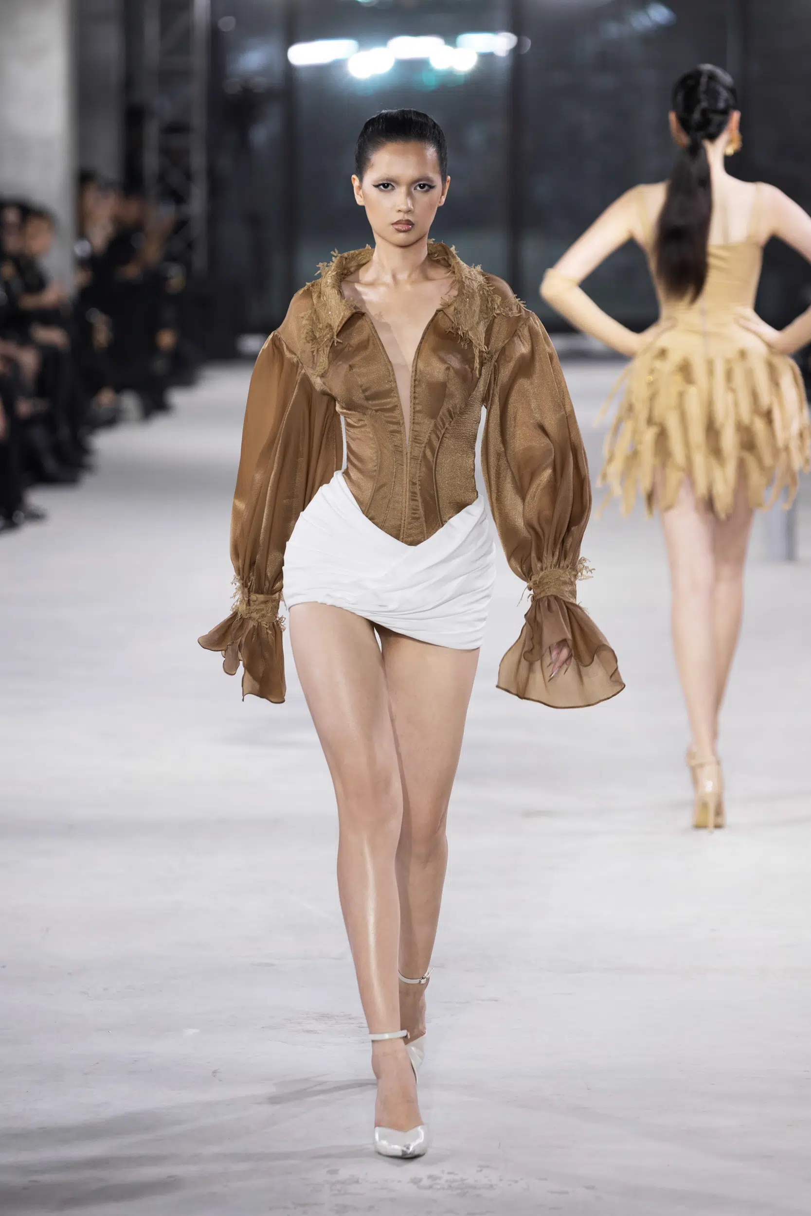 NTK Đỗ Long trình làng bộ sưu tập “Emerge” lấy cảm hứng từ sự tái sinh