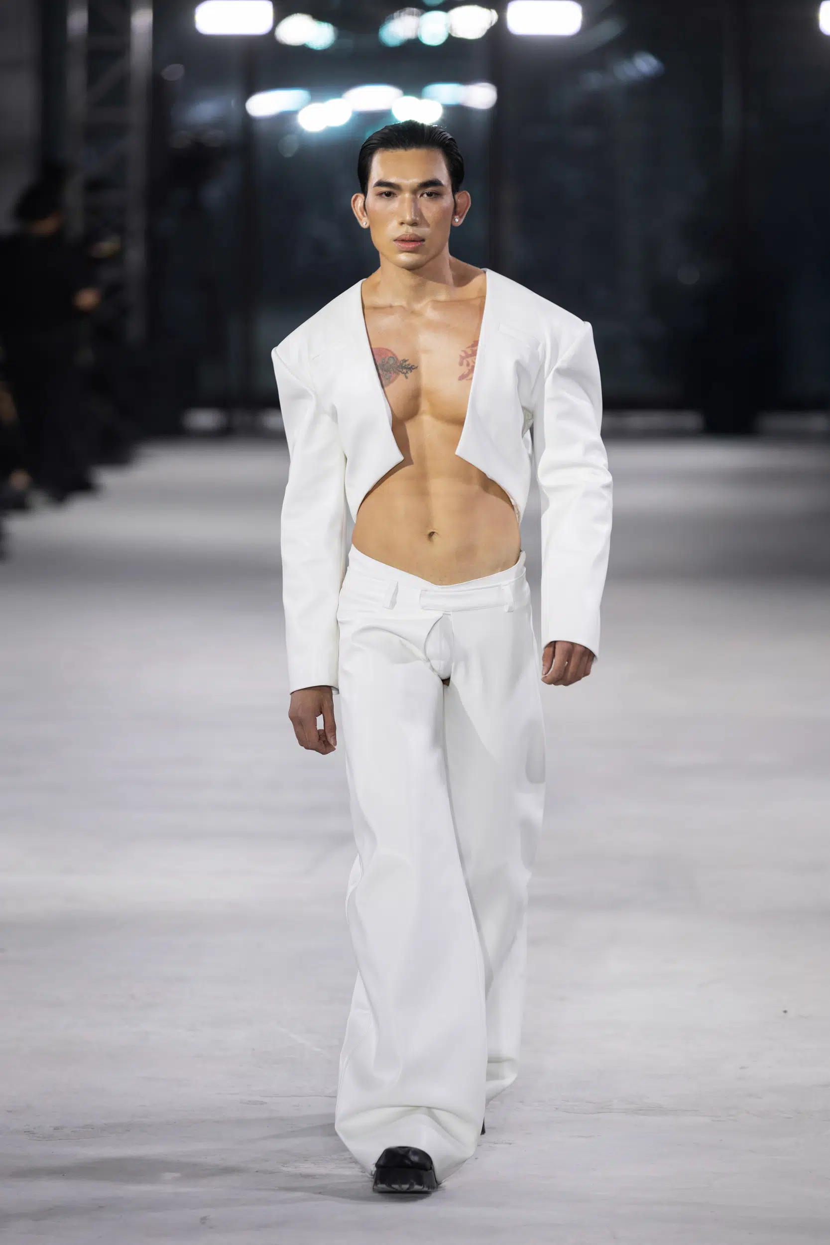 NTK Đỗ Long trình làng bộ sưu tập “Emerge” lấy cảm hứng từ sự tái sinh