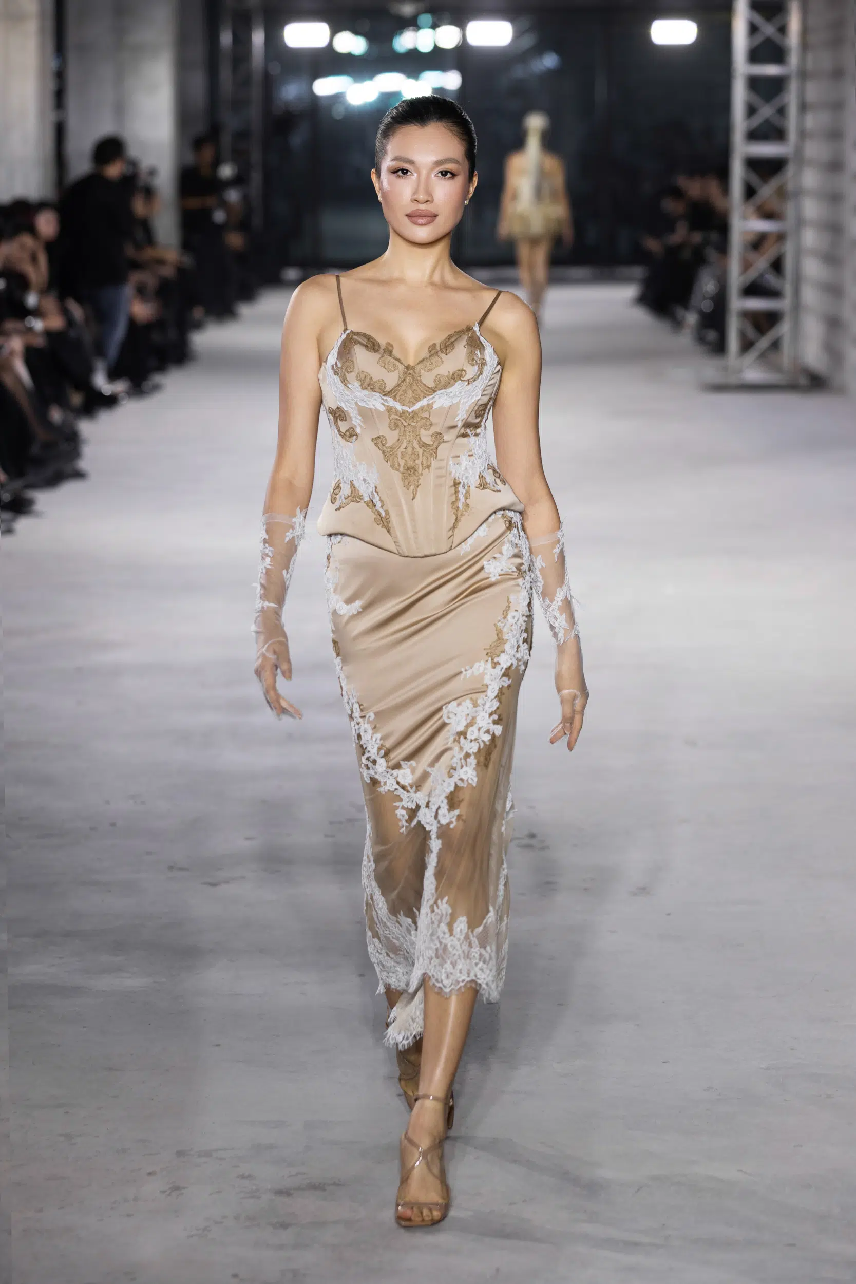 NTK Đỗ Long trình làng bộ sưu tập “Emerge” lấy cảm hứng từ sự tái sinh