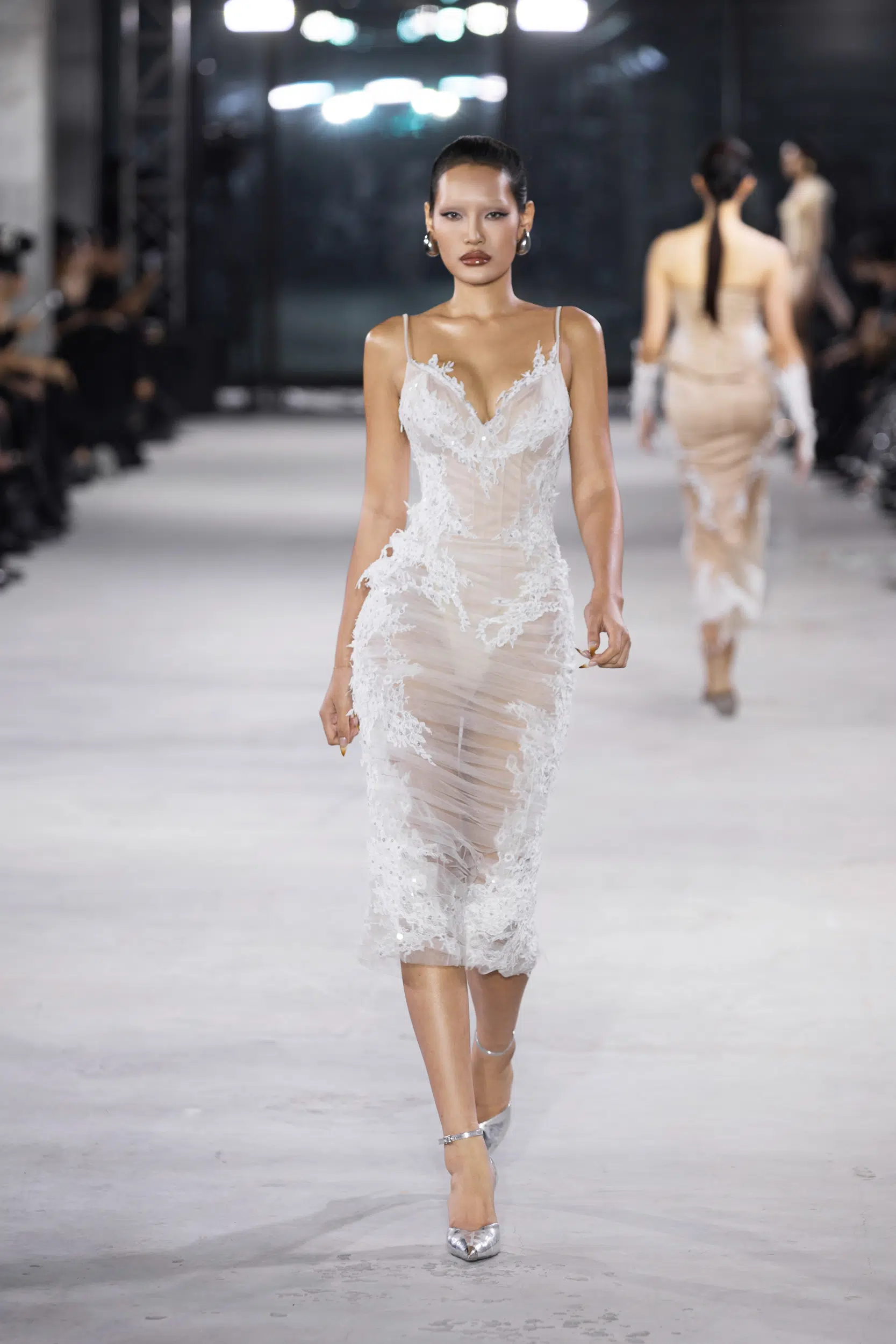 NTK Đỗ Long trình làng bộ sưu tập “Emerge” lấy cảm hứng từ sự tái sinh