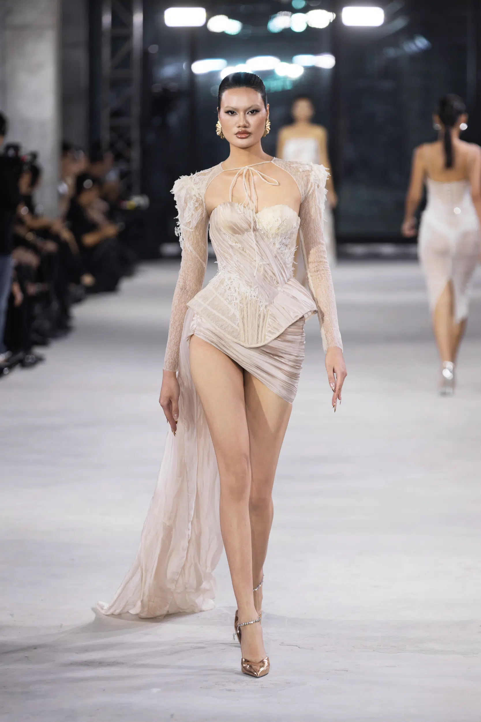 NTK Đỗ Long trình làng bộ sưu tập “Emerge” lấy cảm hứng từ sự tái sinh