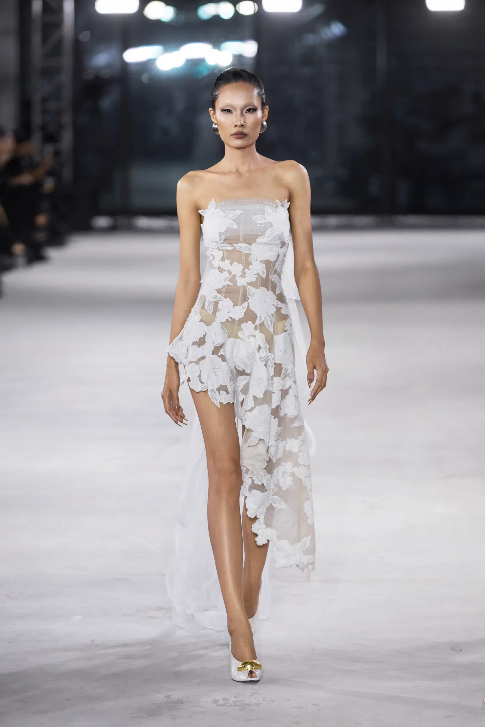 NTK Đỗ Long trình làng bộ sưu tập “Emerge” lấy cảm hứng từ sự tái sinh