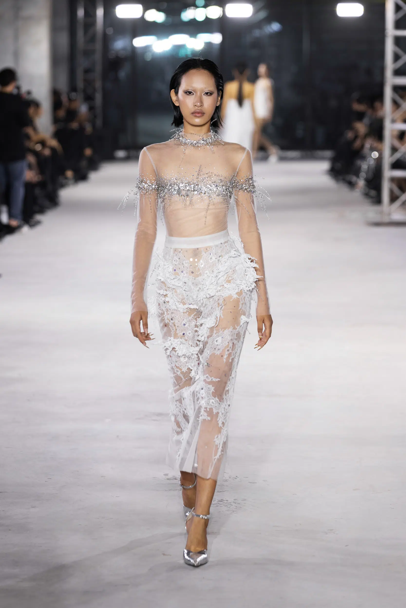 NTK Đỗ Long trình làng bộ sưu tập “Emerge” lấy cảm hứng từ sự tái sinh