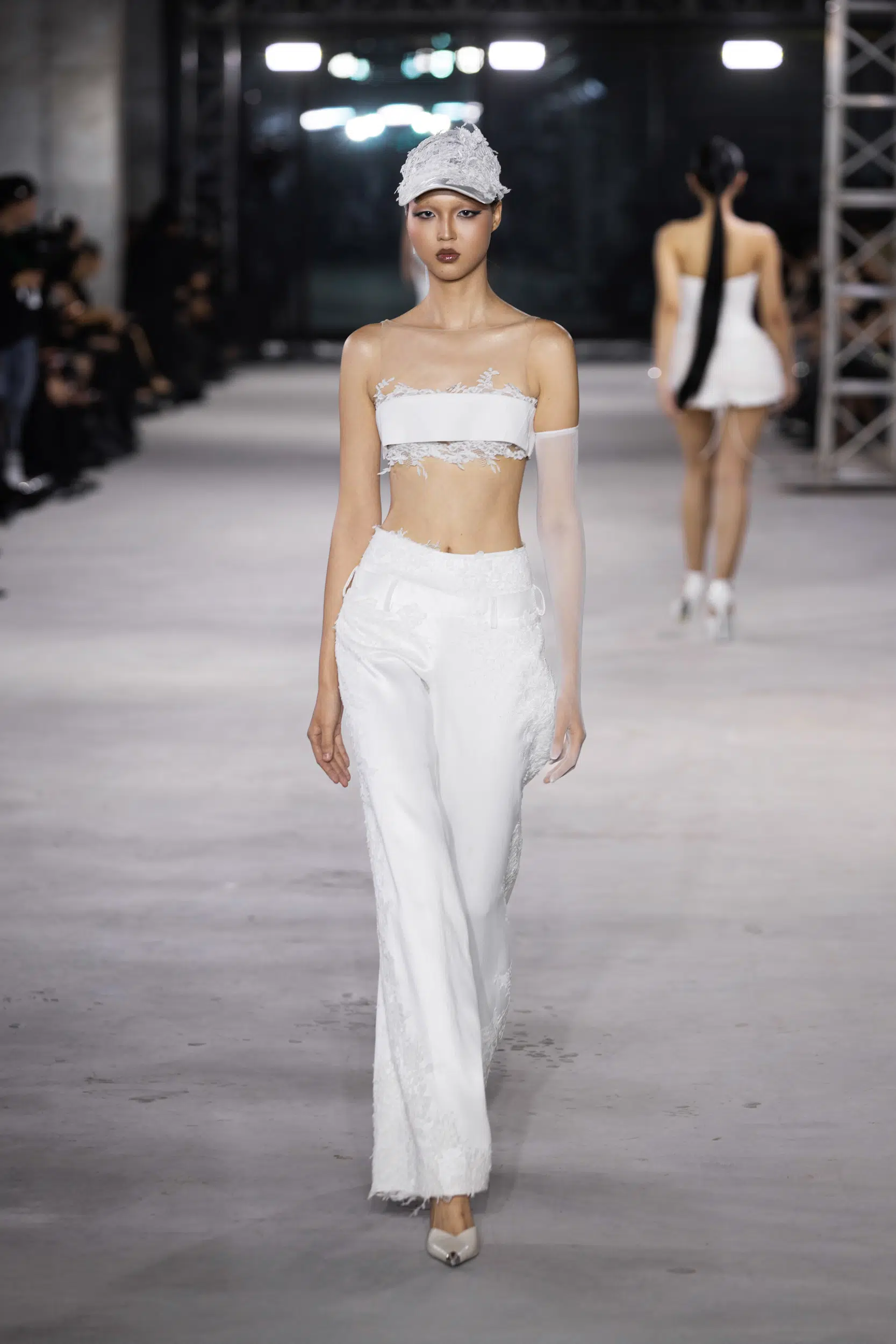 NTK Đỗ Long trình làng bộ sưu tập “Emerge” lấy cảm hứng từ sự tái sinh