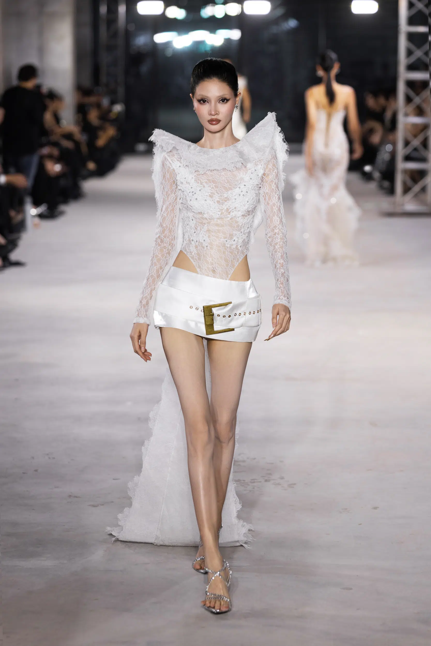 NTK Đỗ Long trình làng bộ sưu tập “Emerge” lấy cảm hứng từ sự tái sinh