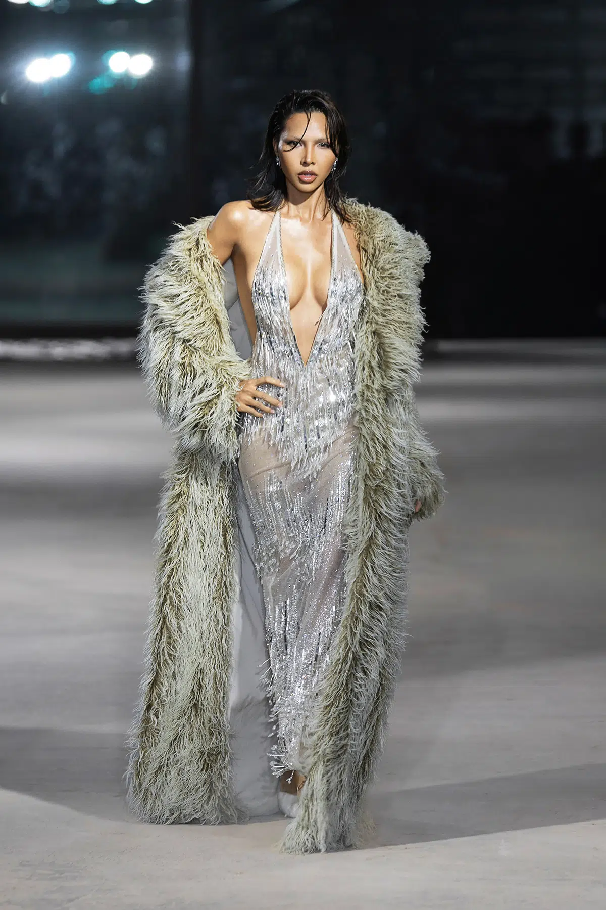 NTK Đỗ Long trình làng bộ sưu tập “Emerge” lấy cảm hứng từ sự tái sinh