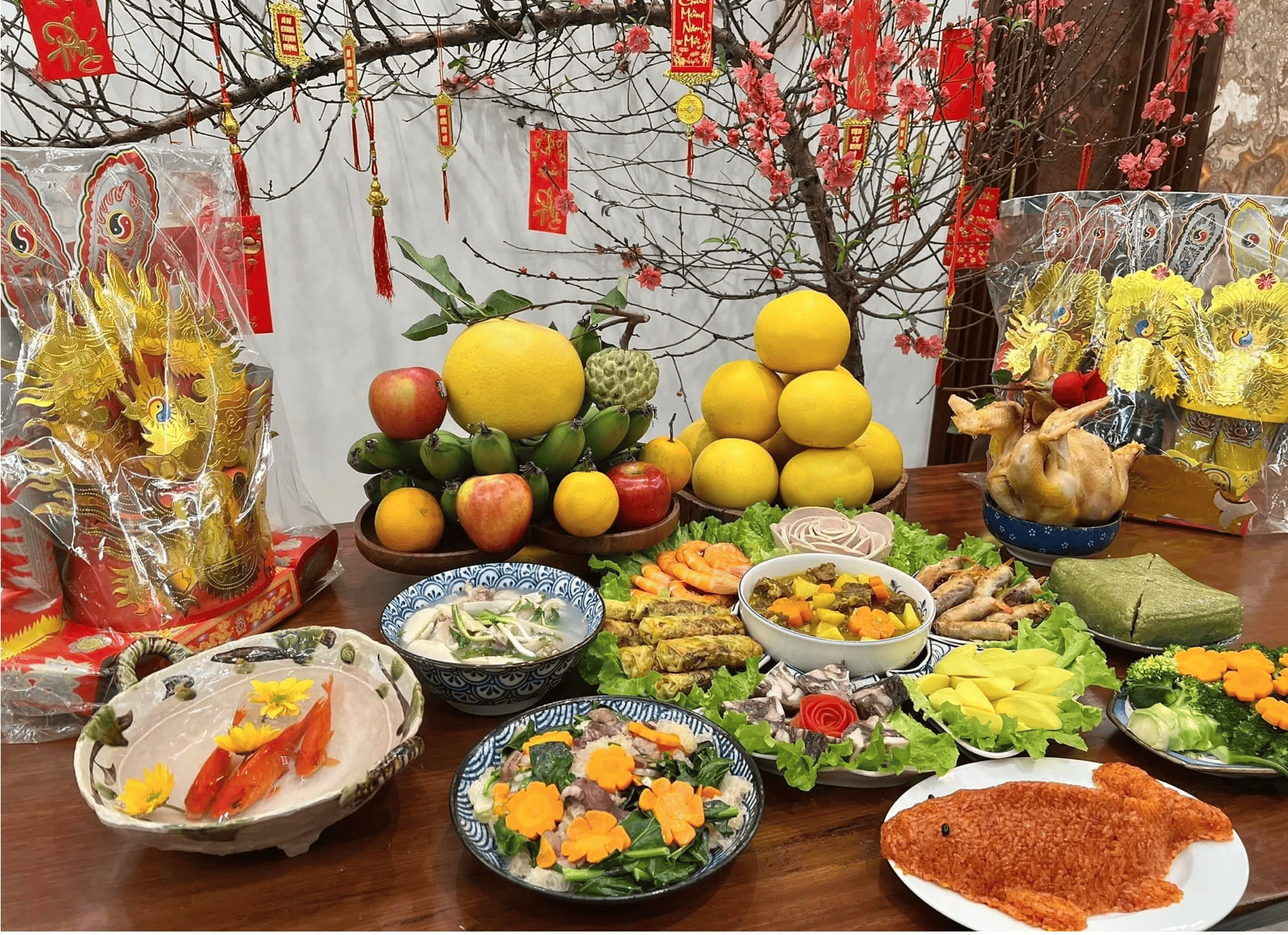 Nghi thức thả cá chép tiễn Ông Công, Ông Táo là dấu mốc mở đầu mùa Tết, gửi gắm mong ước an làn