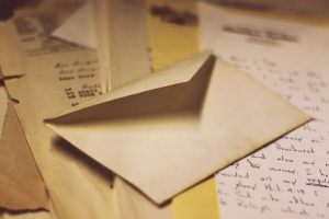 Viết thư tay cho chính mình: Nghi thức khép lại năm cũ và mở ra năm mới