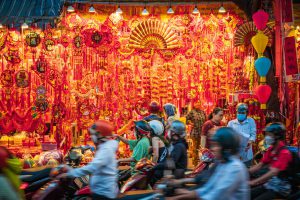 Rộn ràng sắm Tết ở Chợ Lớn