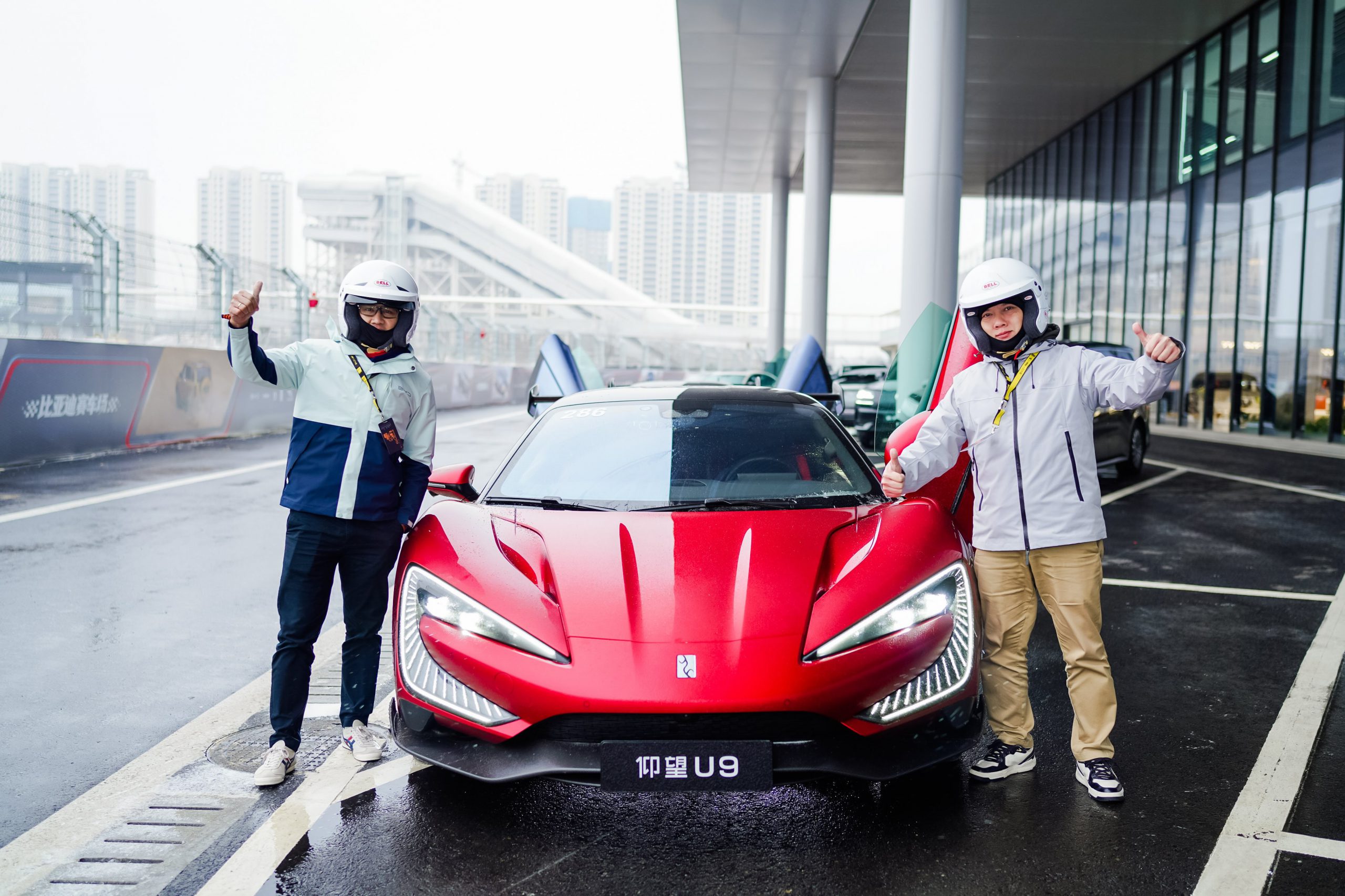 Thu Lam Tay Dua Voi Sieu Xe U9 La Mot Dieu Thu Vi Scaled