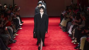 Bottega Veneta Thu/Đông 2026: “Cái ôm lớn” của làng thời trang