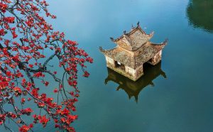 Xuân về dưới chân núi Sài: Khi huyền tích và mặt nước cùng kể chuyện