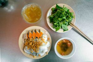 Bánh cuốn Phượng và buổi sáng quen thuộc ở Hàng Cót