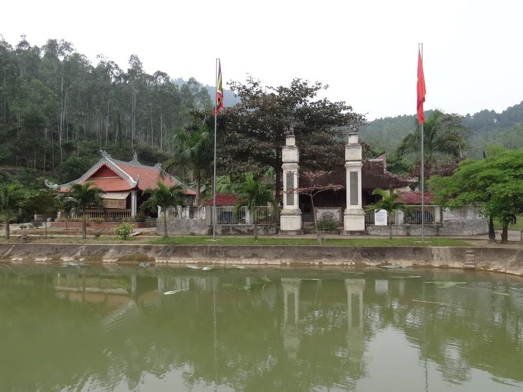 Kiến trúc cổ kính trang nghiêm của Đền thờ Vua Mai Hắc Đế tại Nghệ An