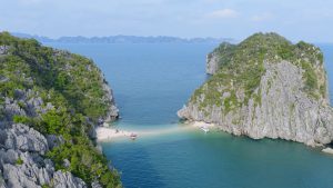 Đi tìm bình yên ở Vịnh Lan Hạ