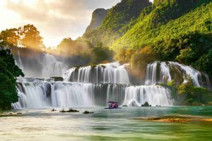 Bản Giốc mùa vui